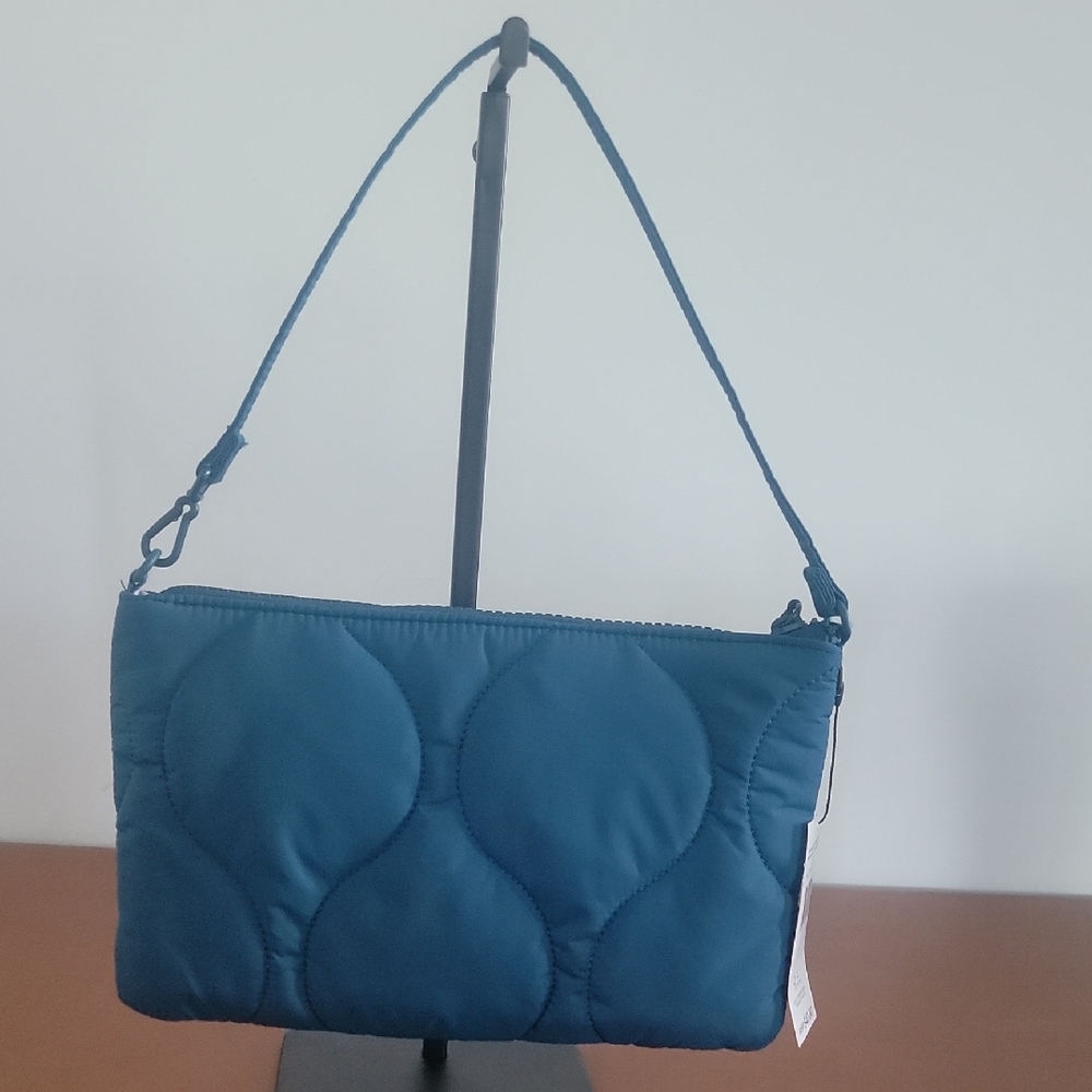 Woman's Vera Bradley Featherweight Convertible Wristlet In Peacock Feather